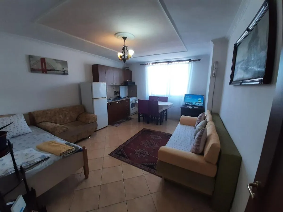 Genti Apartament 75 Tirana